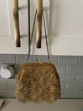 Gold Beaded Scallop-Pattern Evening Clutch with Chain Strap